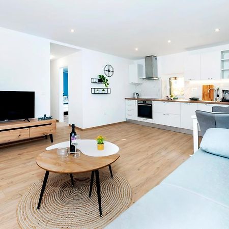 Otto Apartment With Sea View And Parking Rovinj Luaran gambar