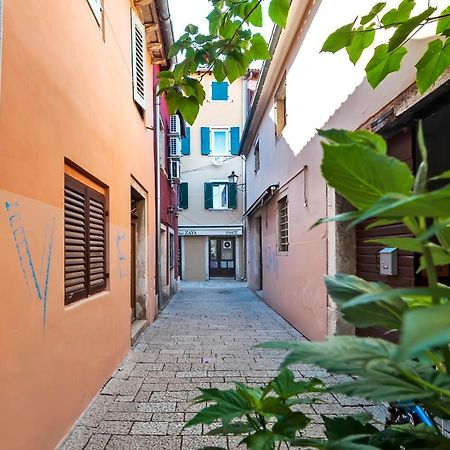 Otto Apartment With Sea View And Parking Rovinj Luaran gambar
