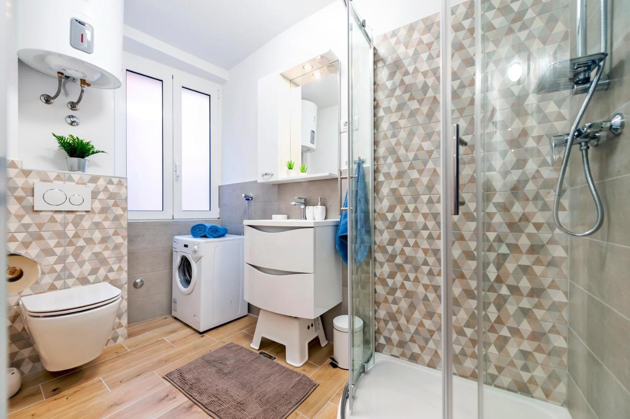 Otto Apartment With Sea View And Parking Rovinj Luaran gambar