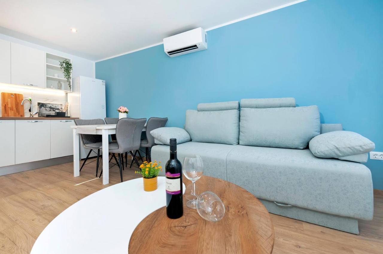 Otto Apartment With Sea View And Parking Rovinj Luaran gambar